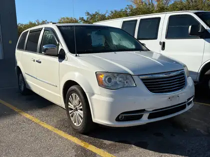  2012 Chrysler Town & Country Minivan Front-Wheel Drive 6-Speed Automatic