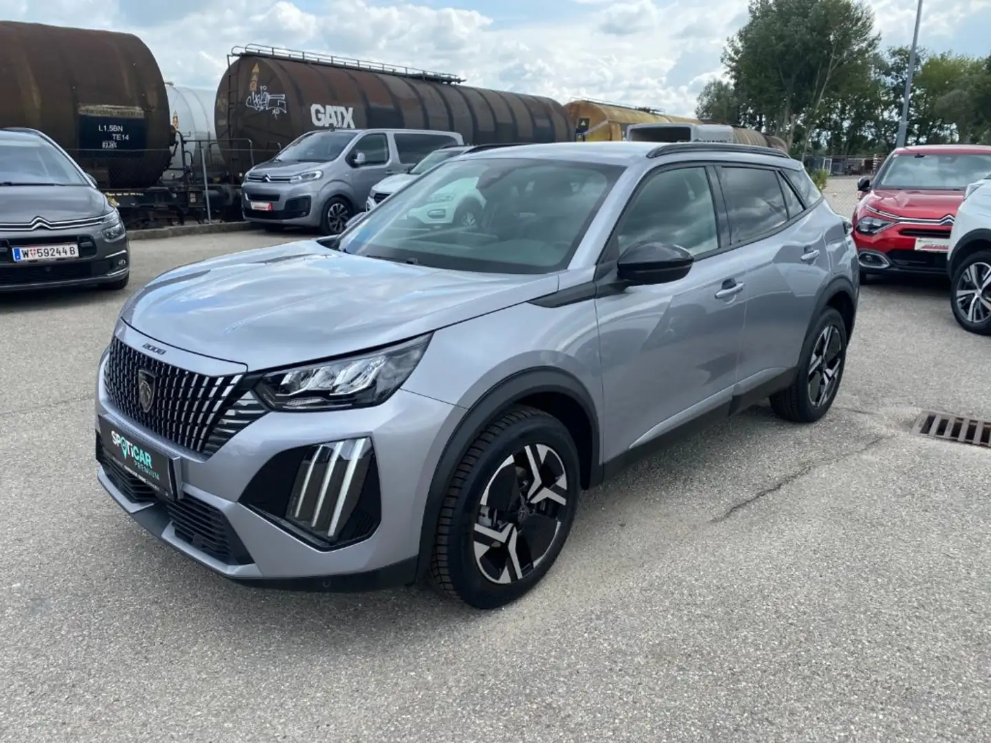 Peugeot 2008 ALL PT 130 EAT8 Grau - 1