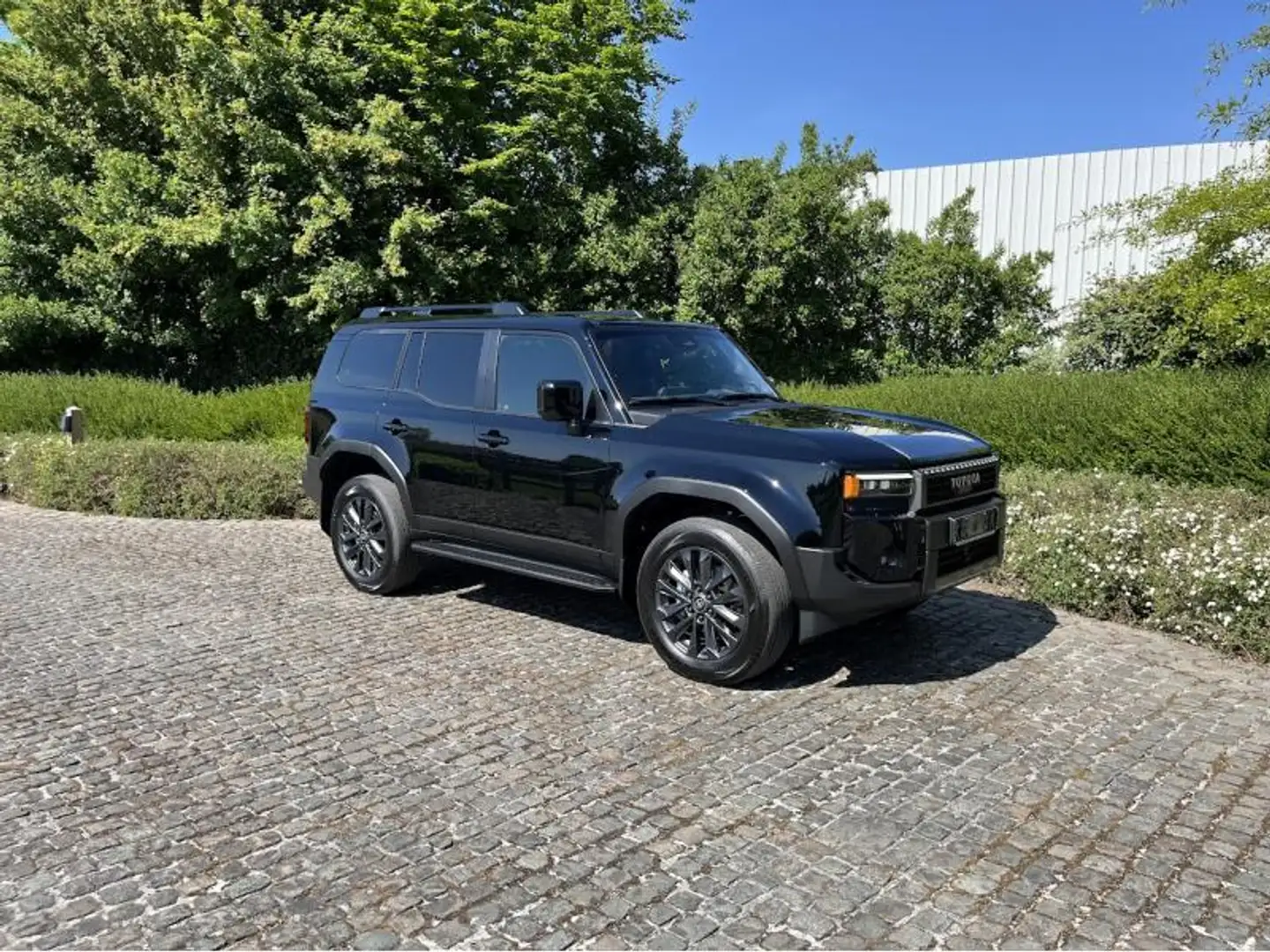 Toyota Land Cruiser VX-L Schwarz - 1
