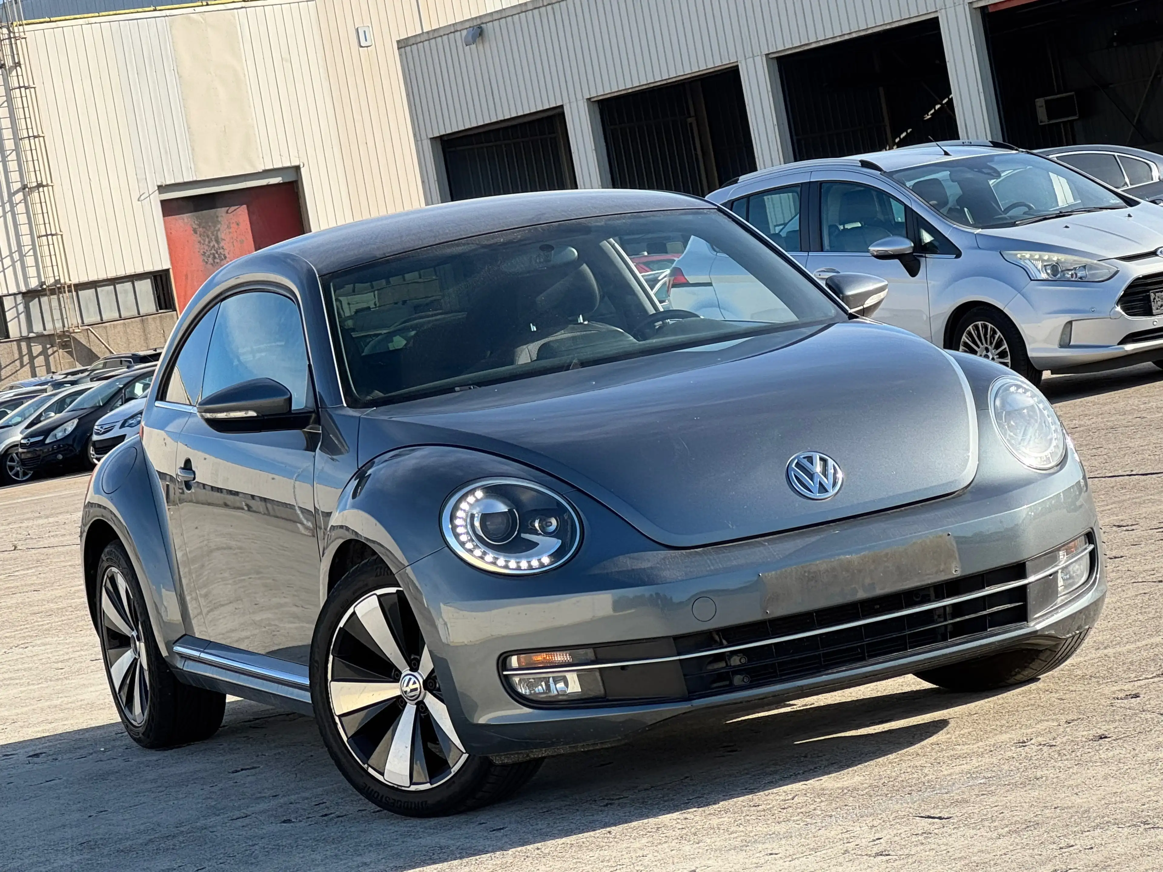 Volkswagen Beetle 1.2 TSI / EDITION / EURO6B / FACELIFT / FULLOPTIONS — photo 2