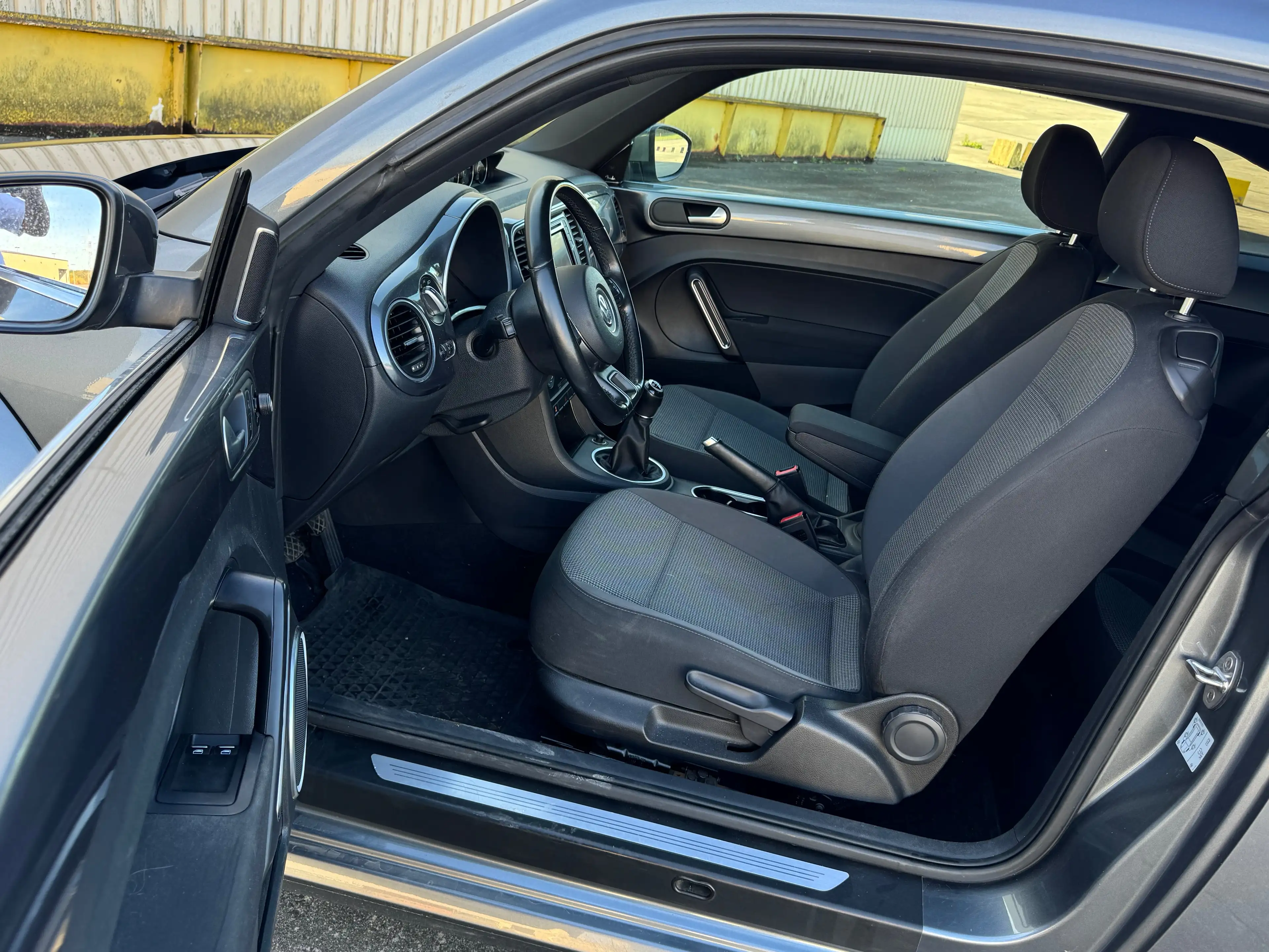 Volkswagen Beetle 1.2 TSI / EDITION / EURO6B / FACELIFT / FULLOPTIONS — photo 6