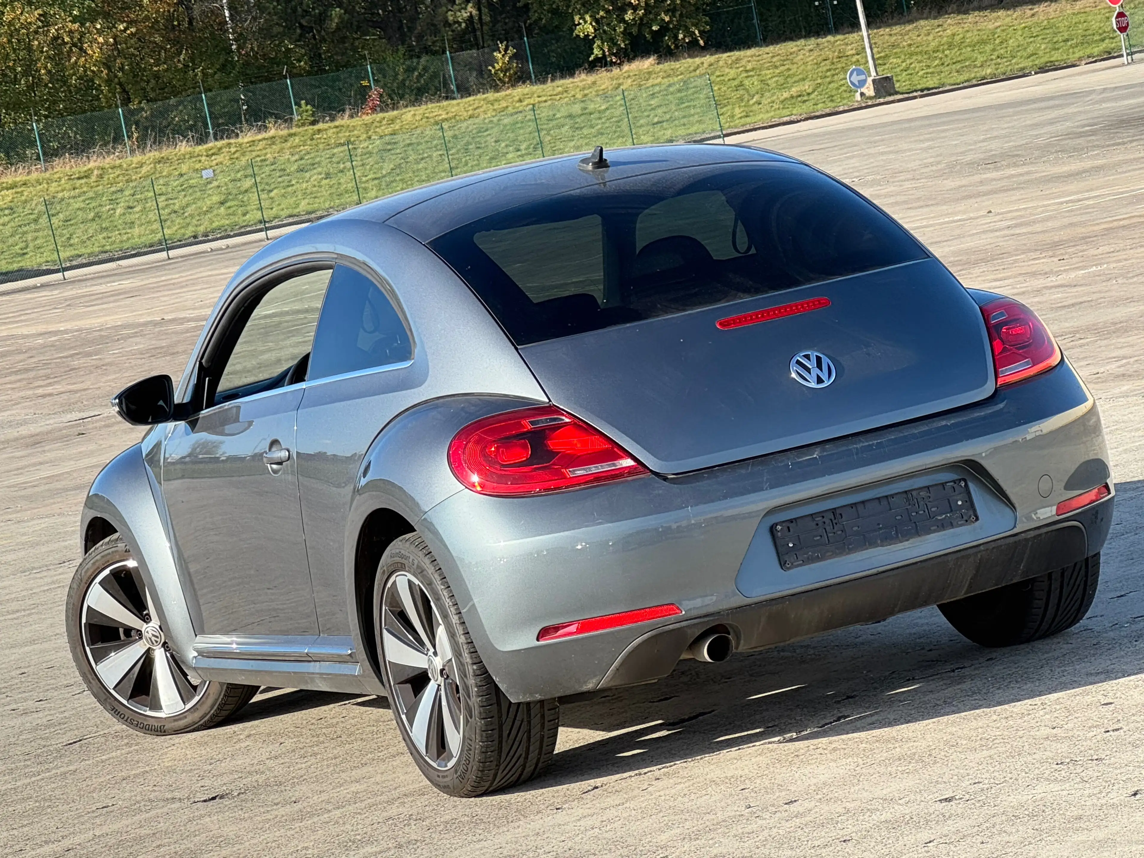 Volkswagen Beetle 1.2 TSI / EDITION / EURO6B / FACELIFT / FULLOPTIONS — photo 4