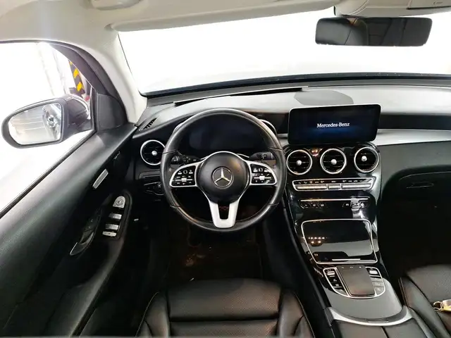 Mercedes-Benz GLC view 3