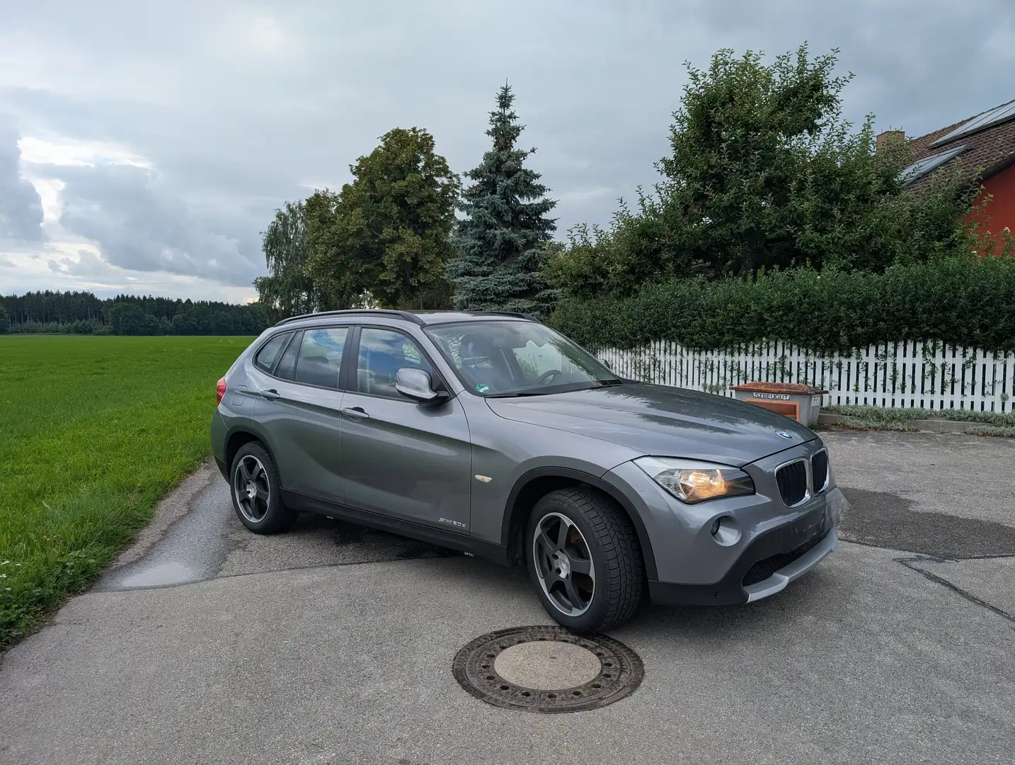 BMW X1 X1 sDrive20d Grau - 2