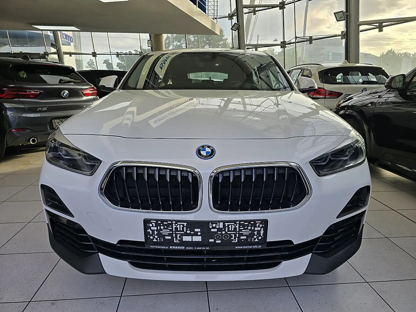 BMW X2 xDrive25 Hybrid Allrad Aut. Sondermodell "Adva... Weiß - 2