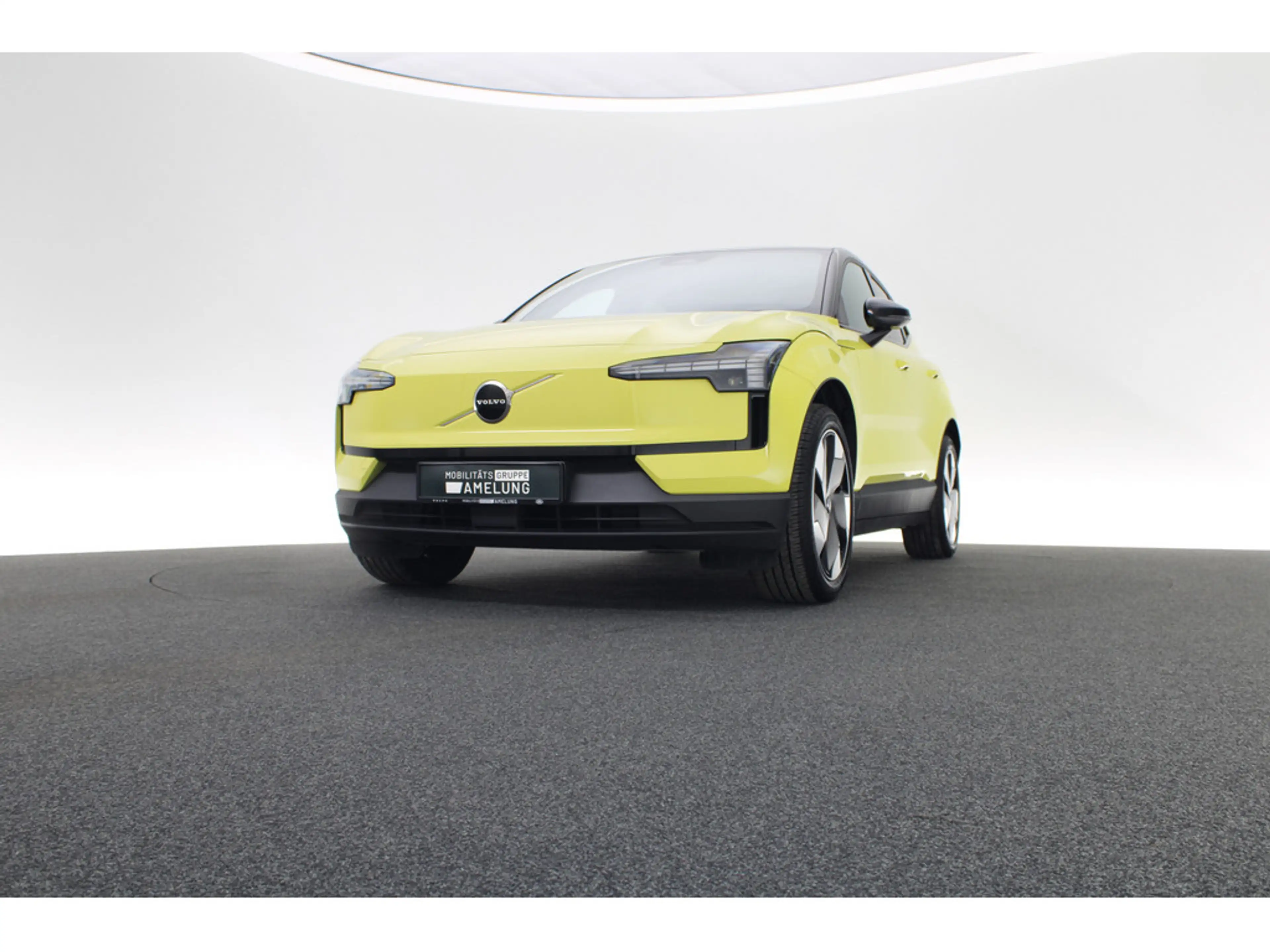 Volvo EX30 Extended Range RWD Plus aus 1.Hand LED — photo 13