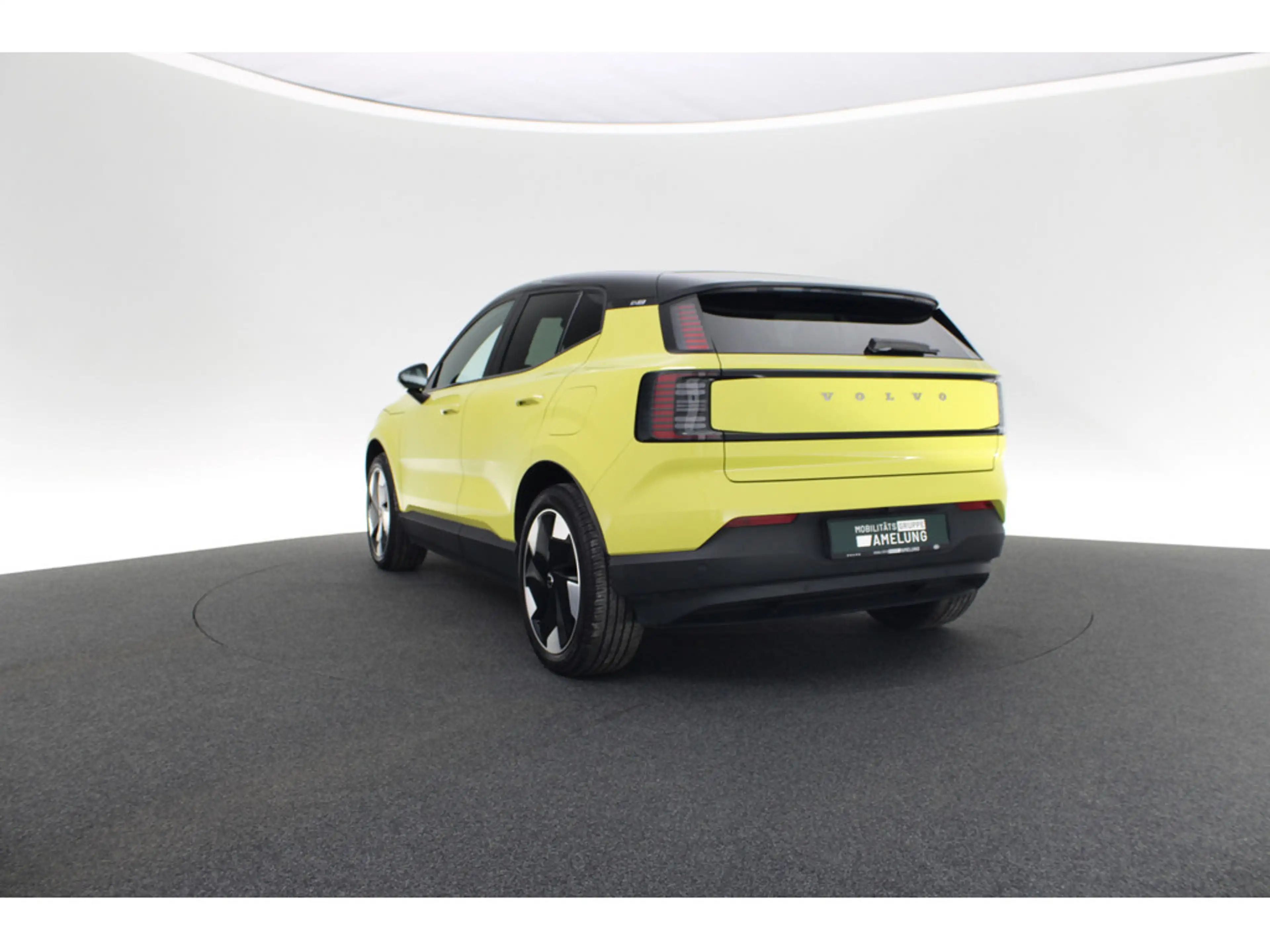 Volvo EX30 Extended Range RWD Plus aus 1.Hand LED — photo 6