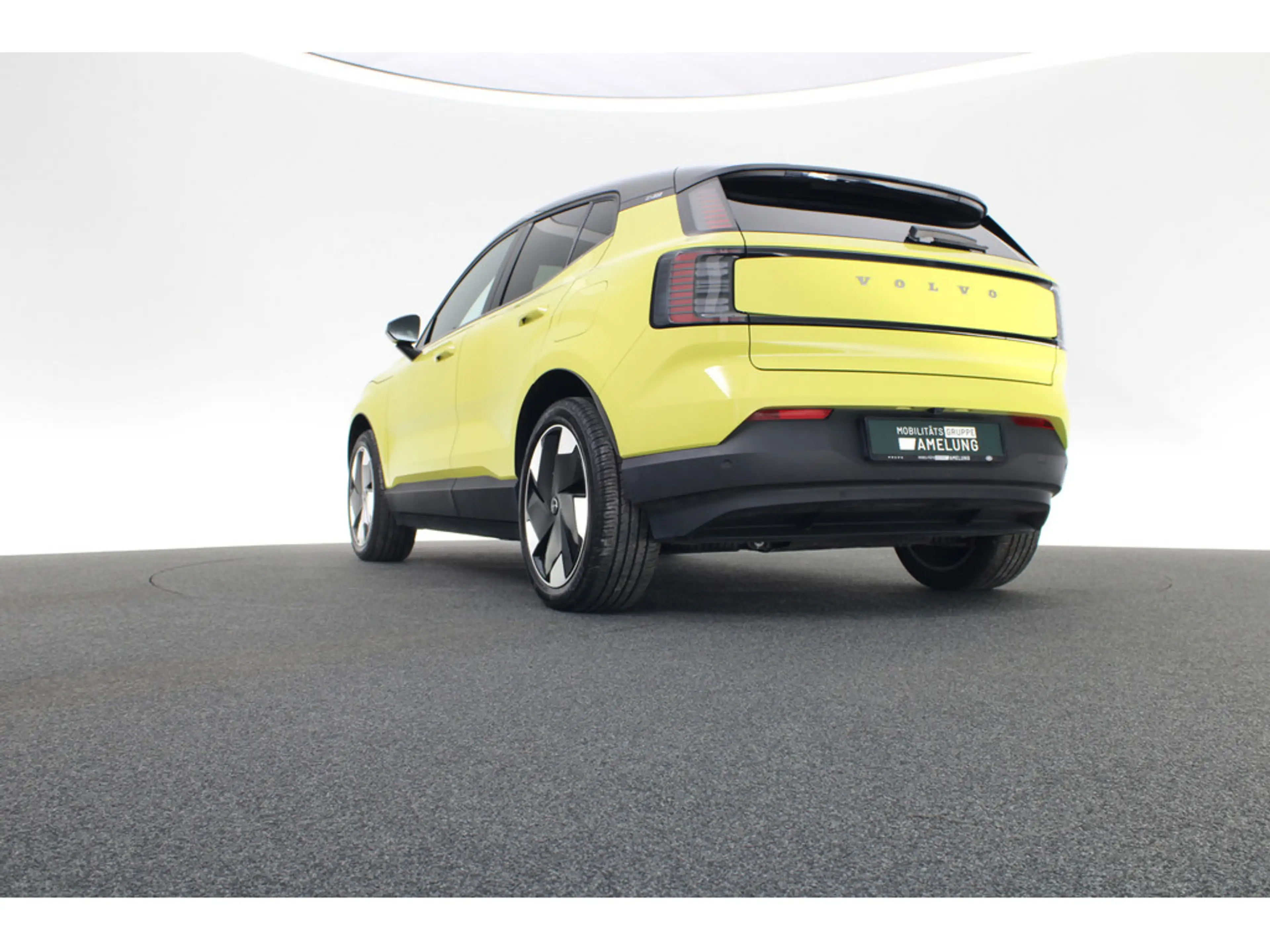 Volvo EX30 Extended Range RWD Plus aus 1.Hand LED — photo 14