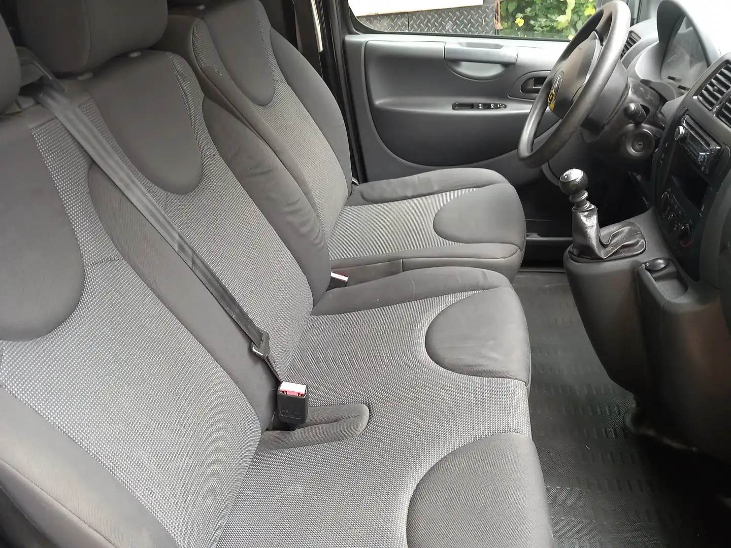 Peugeot Expert 2.0 HDi L2H1 Zwart - 2