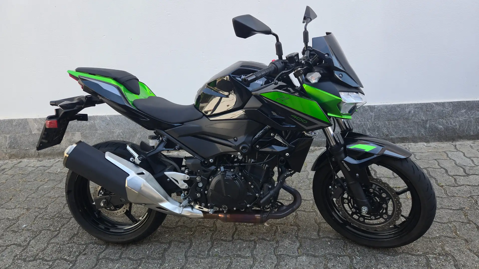 Kawasaki Z 400 ABS Green - 1