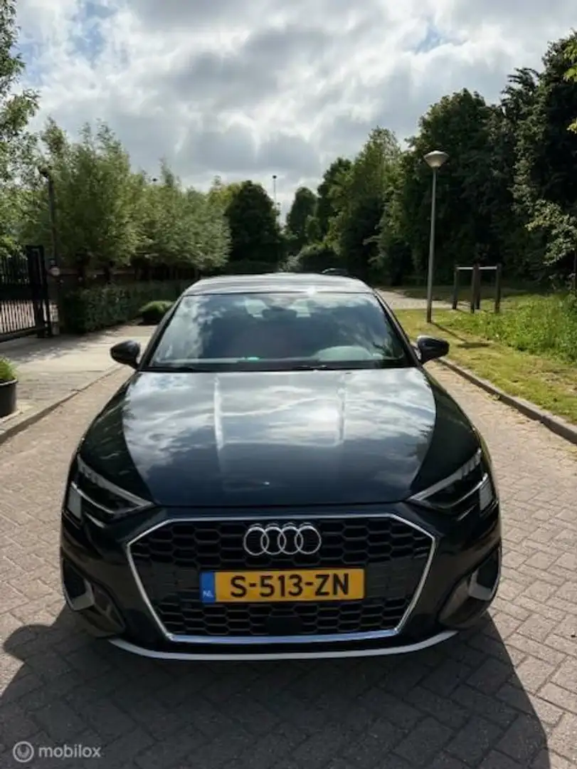 Audi A3 Sportback 35 TFSI S edition Panorama Gris - 2