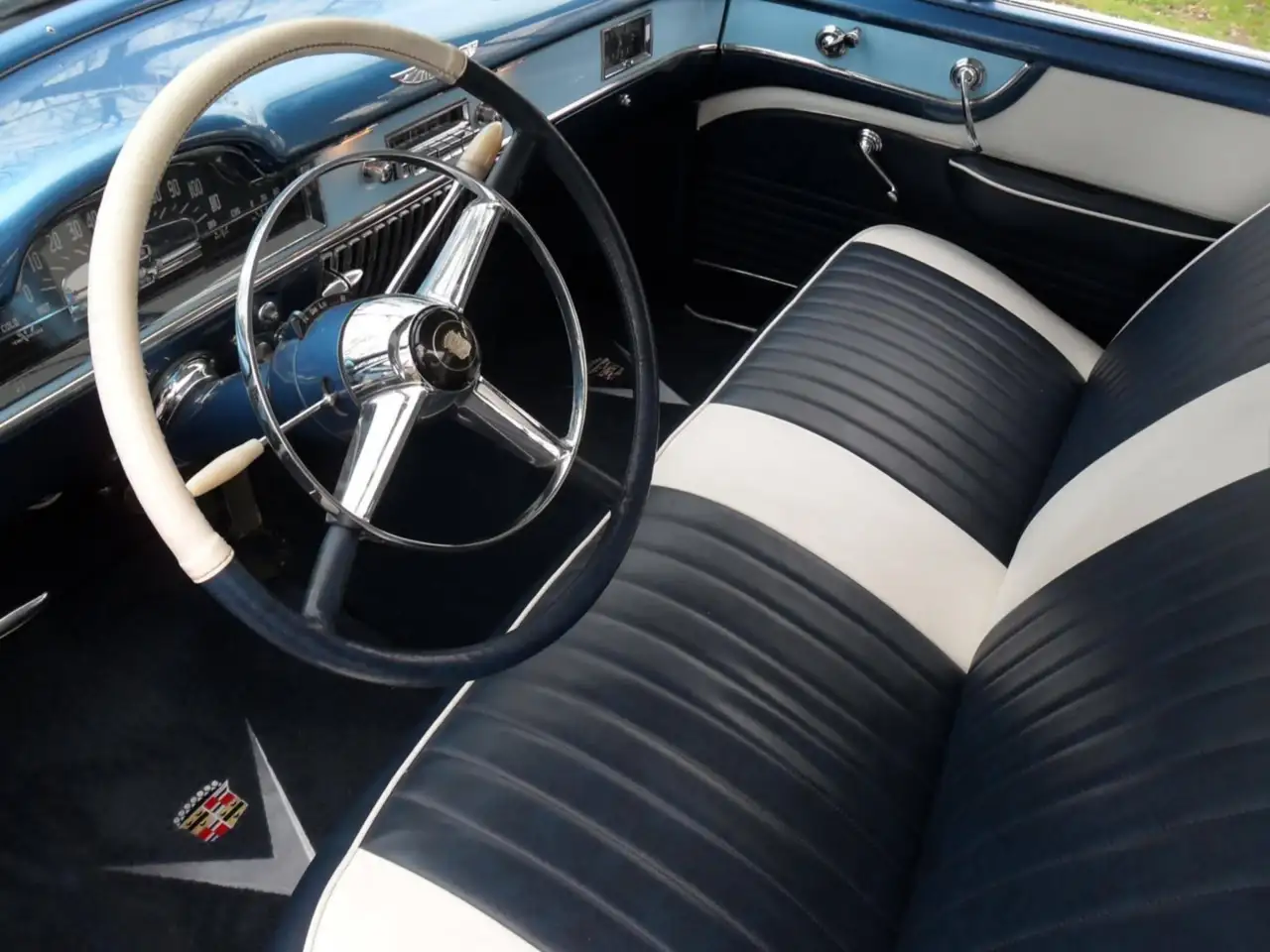 Cadillac Series 62 5.4L V8, automatic (Body-off restorated), foto 10