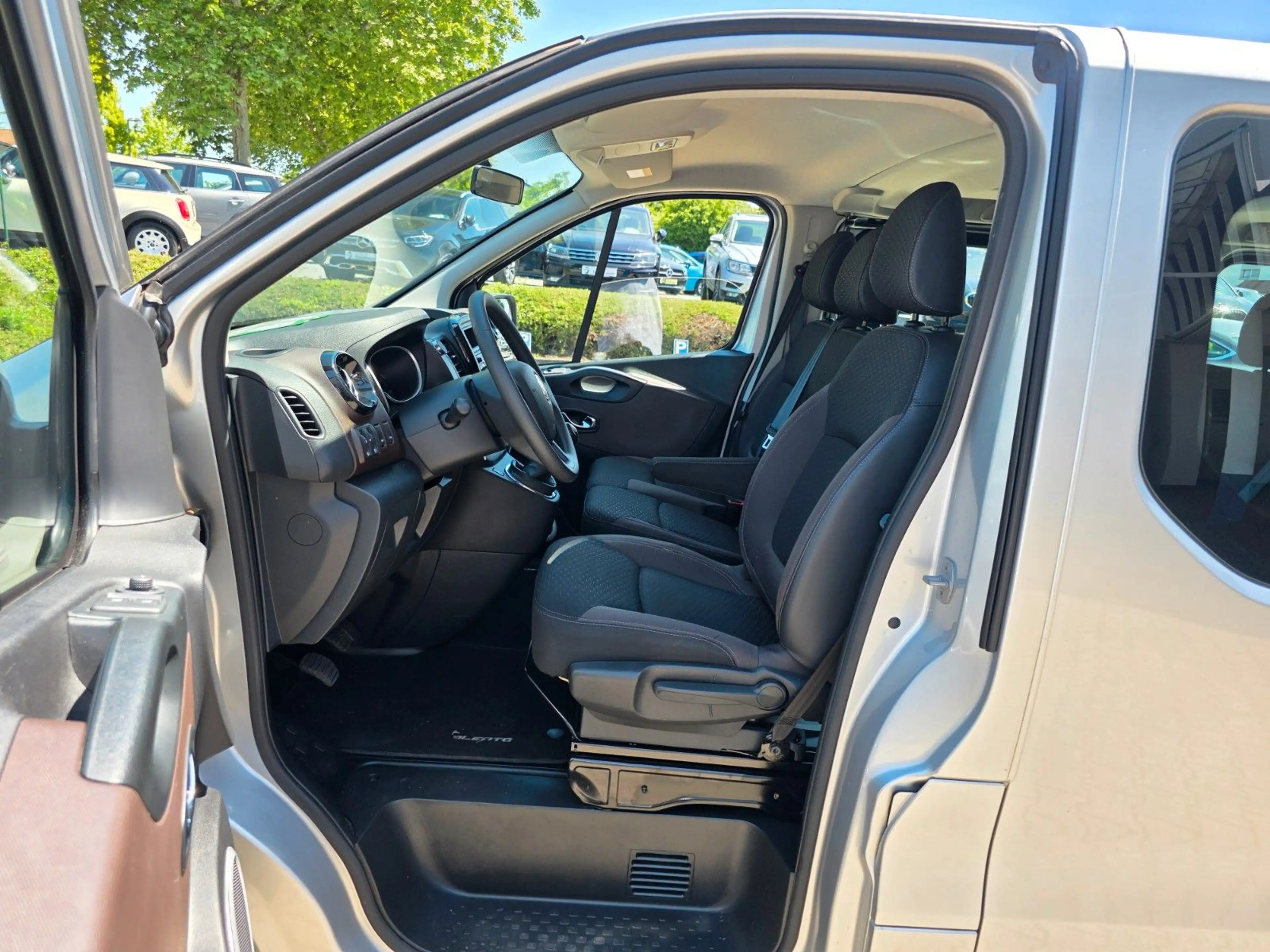 Fiat Talento Kombi L2H1 Family/9-Sitzer/Klima/PDC — photo 15