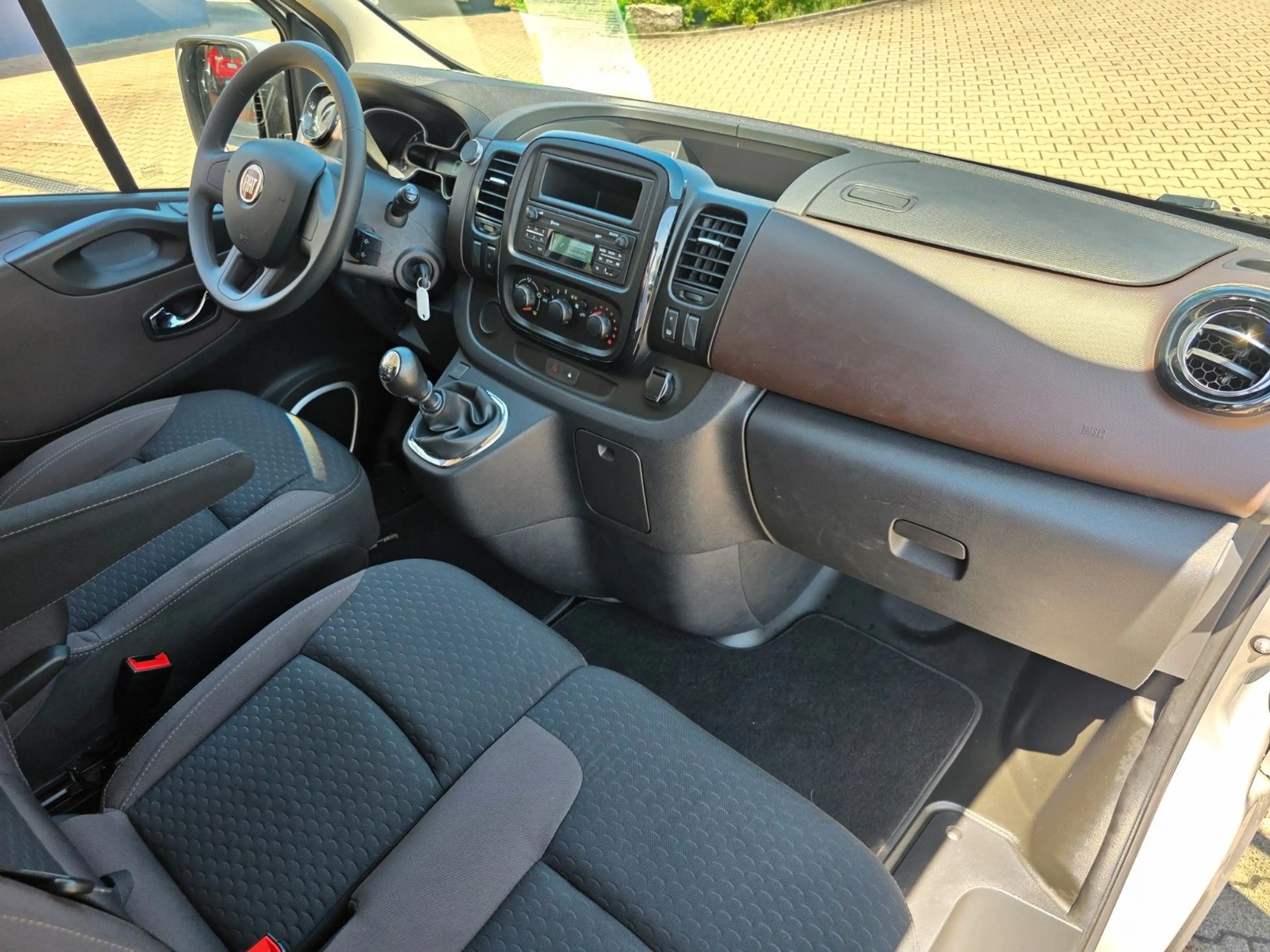 Fiat Talento Kombi L2H1 Family/9-Sitzer/Klima/PDC — photo 2
