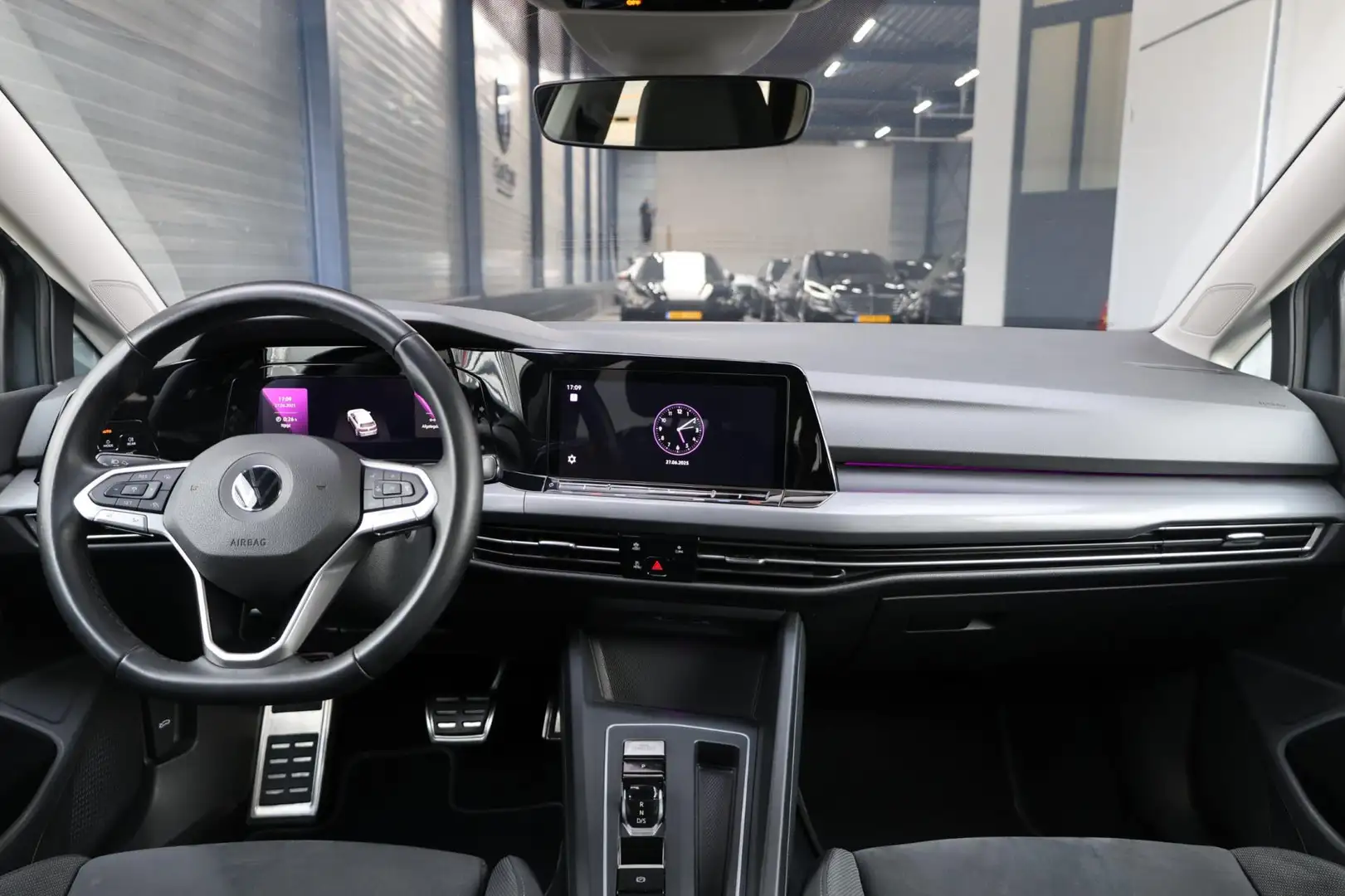 Volkswagen Golf 1.5 eTSI R-Line IQ+LED/VIRTUAL/SFEER/ALCANTARA+S.V Gris - 2