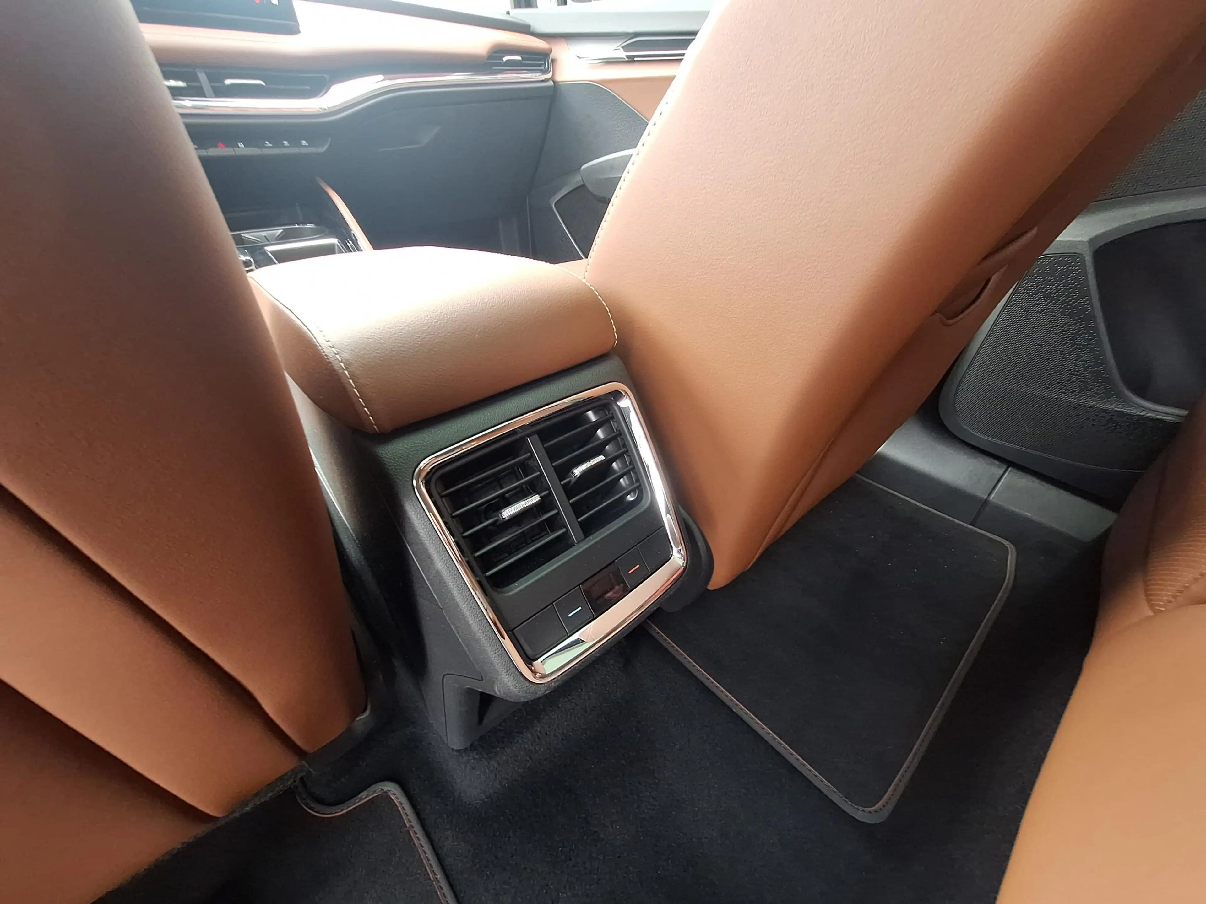 Skoda Enyaq iV 80 | SOH: 88,4% | Panorama | Havana Leder | Tre — photo 13
