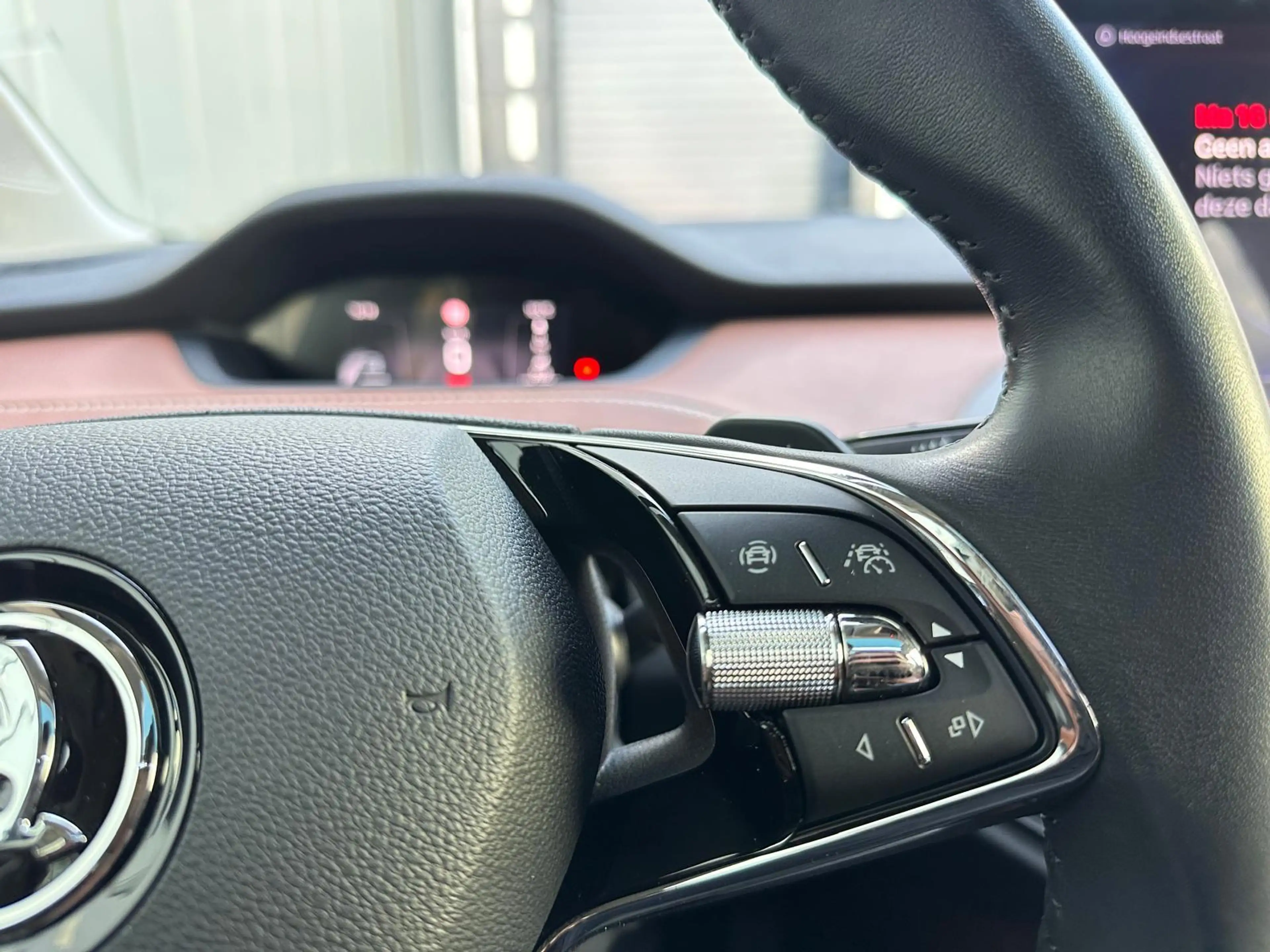 Skoda Enyaq iV 80 | SOH: 88,4% | Panorama | Havana Leder | Tre — photo 17