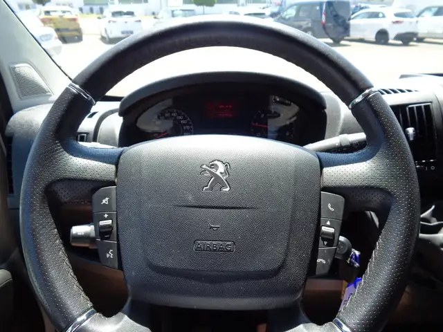 Peugeot Boxer view 12