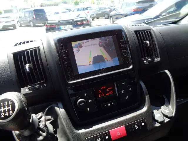 Peugeot Boxer view 14