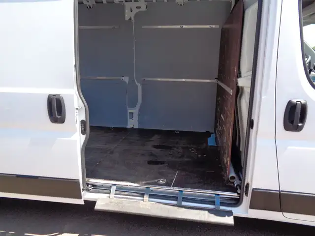 Peugeot Boxer view 8