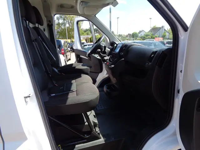 Peugeot Boxer view 9
