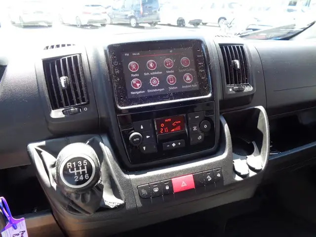 Peugeot Boxer view 11