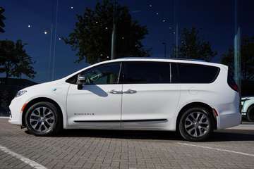 3.6 V6 Hybrid GERESERVEERD