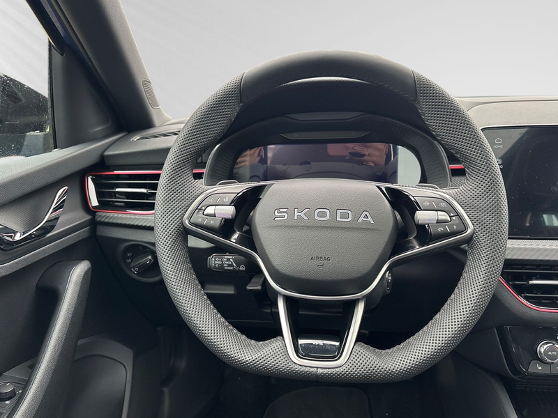 Skoda Scala Klima Navi Rückfahrkamera Panoramadach — photo 13