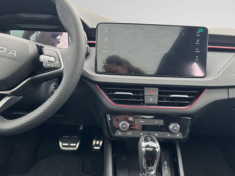 Skoda Scala Klima Navi Rückfahrkamera Panoramadach — photo 12
