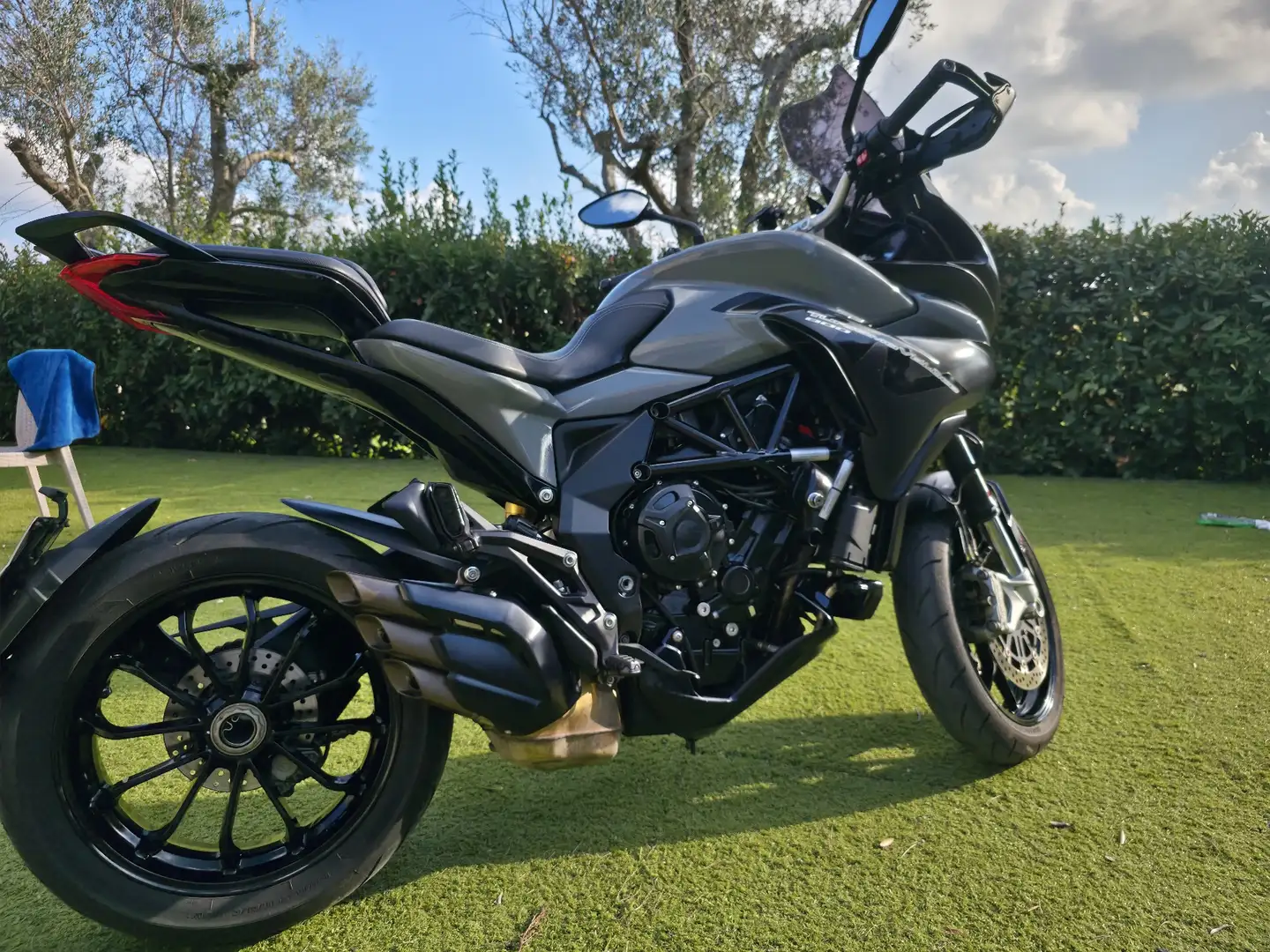 MV Agusta Turismo Veloce 800 Gris - 2