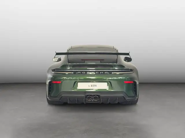 Porsche 911 view 4
