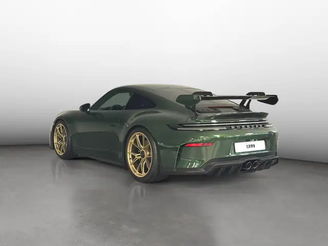 Porsche 911 view 3