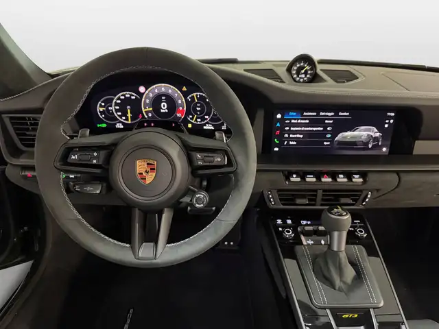 Porsche 911 view 11