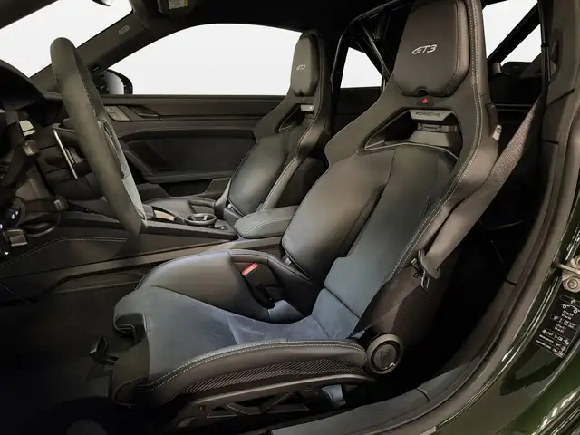 Porsche 911 view 13