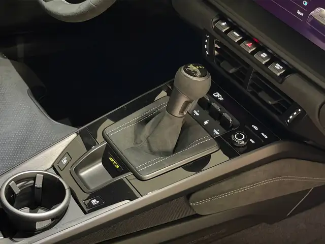 Porsche 911 view 14