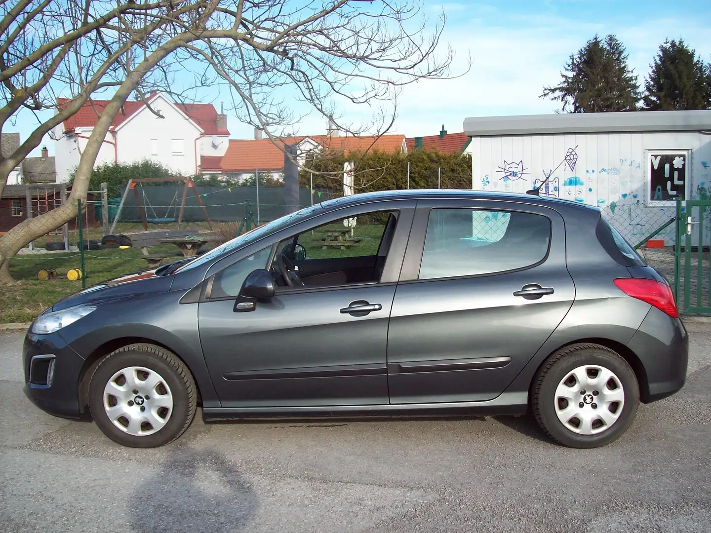 Peugeot 308 308 1,4 VTi Access Access Grau - 1