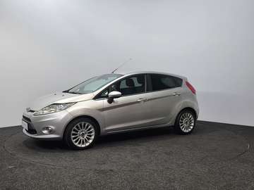Fiesta 1.25i Titanium ~ PDC ~ Airco ~ Zeer mooi