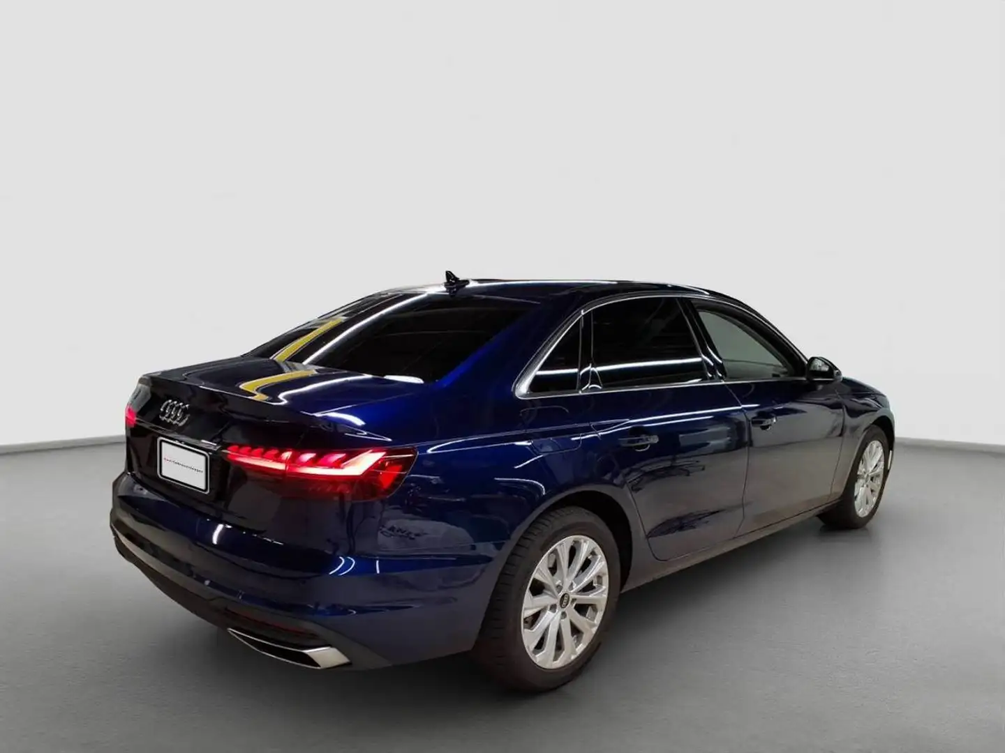 Audi A4 35 TFSI basis Blau - 2