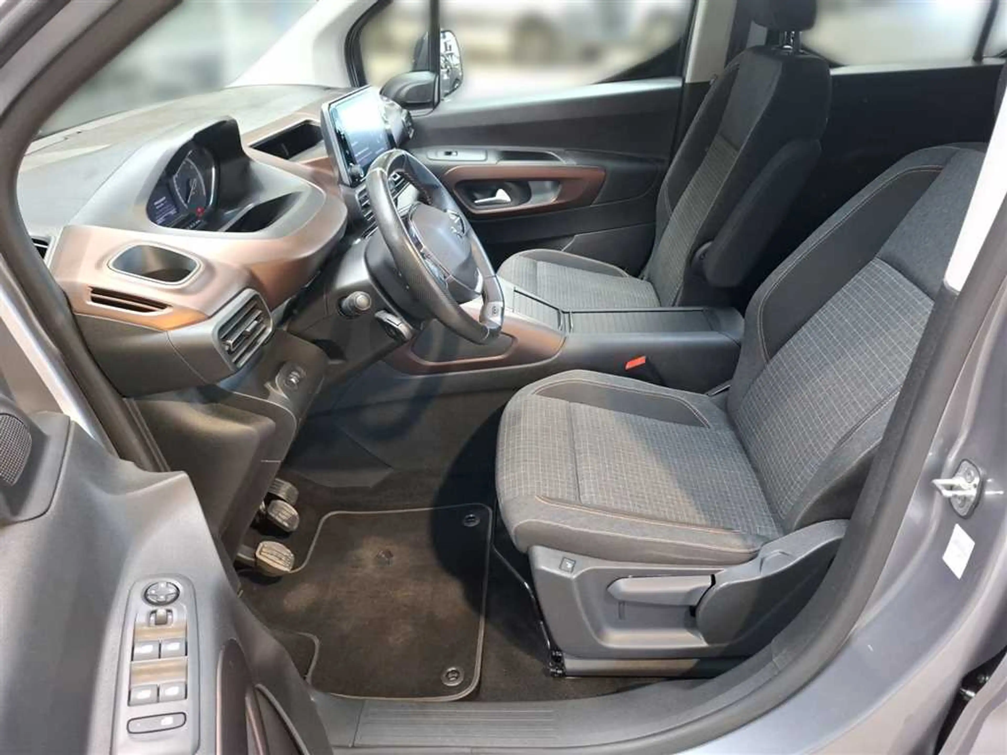 Peugeot Rifter Kombi GT 1.5 BlueHDi — photo 17