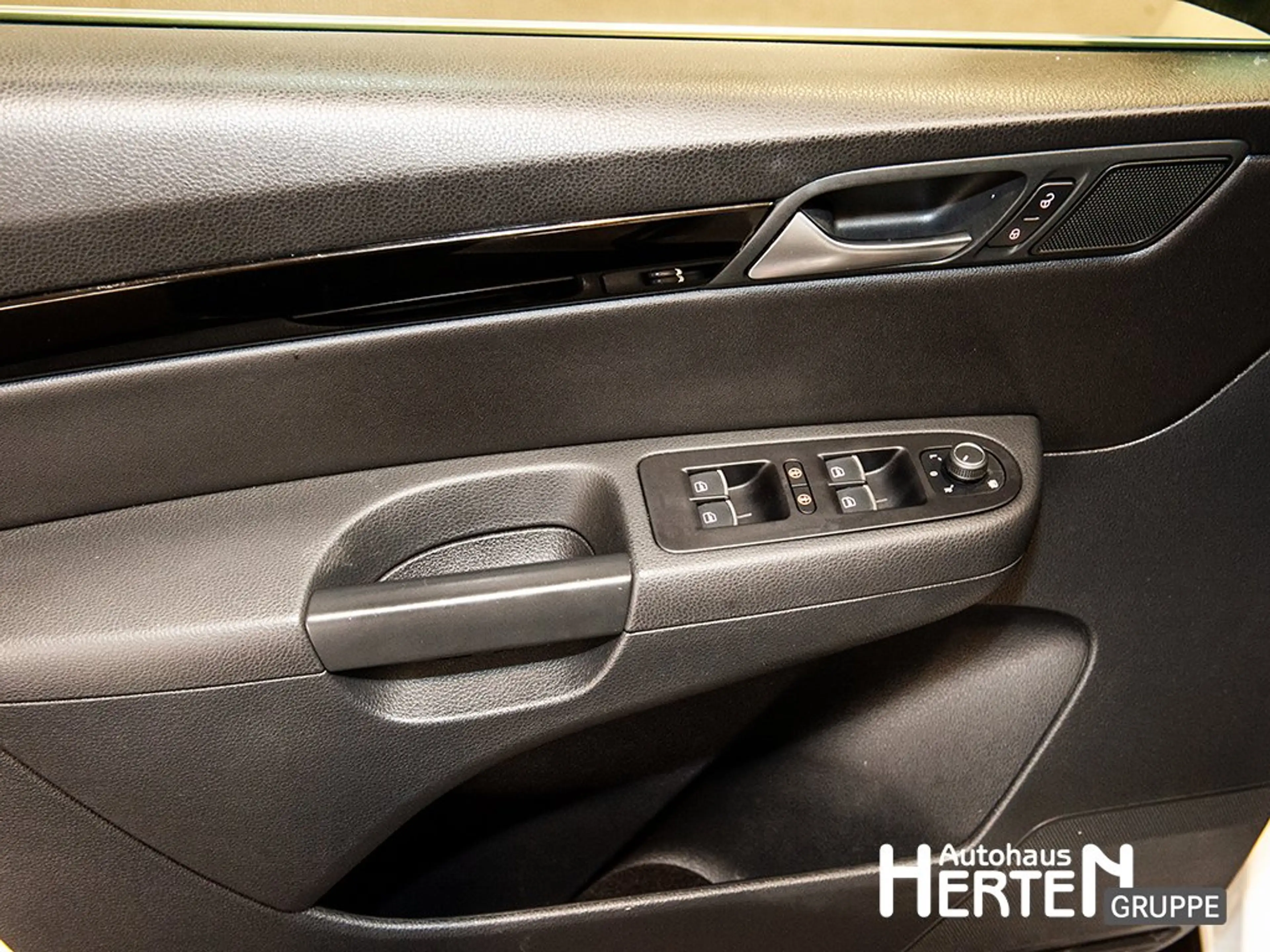 Volkswagen Sharan 4Motion 2.0 TDI Highline+7.Sitzer+AHK+DAB — photo 9