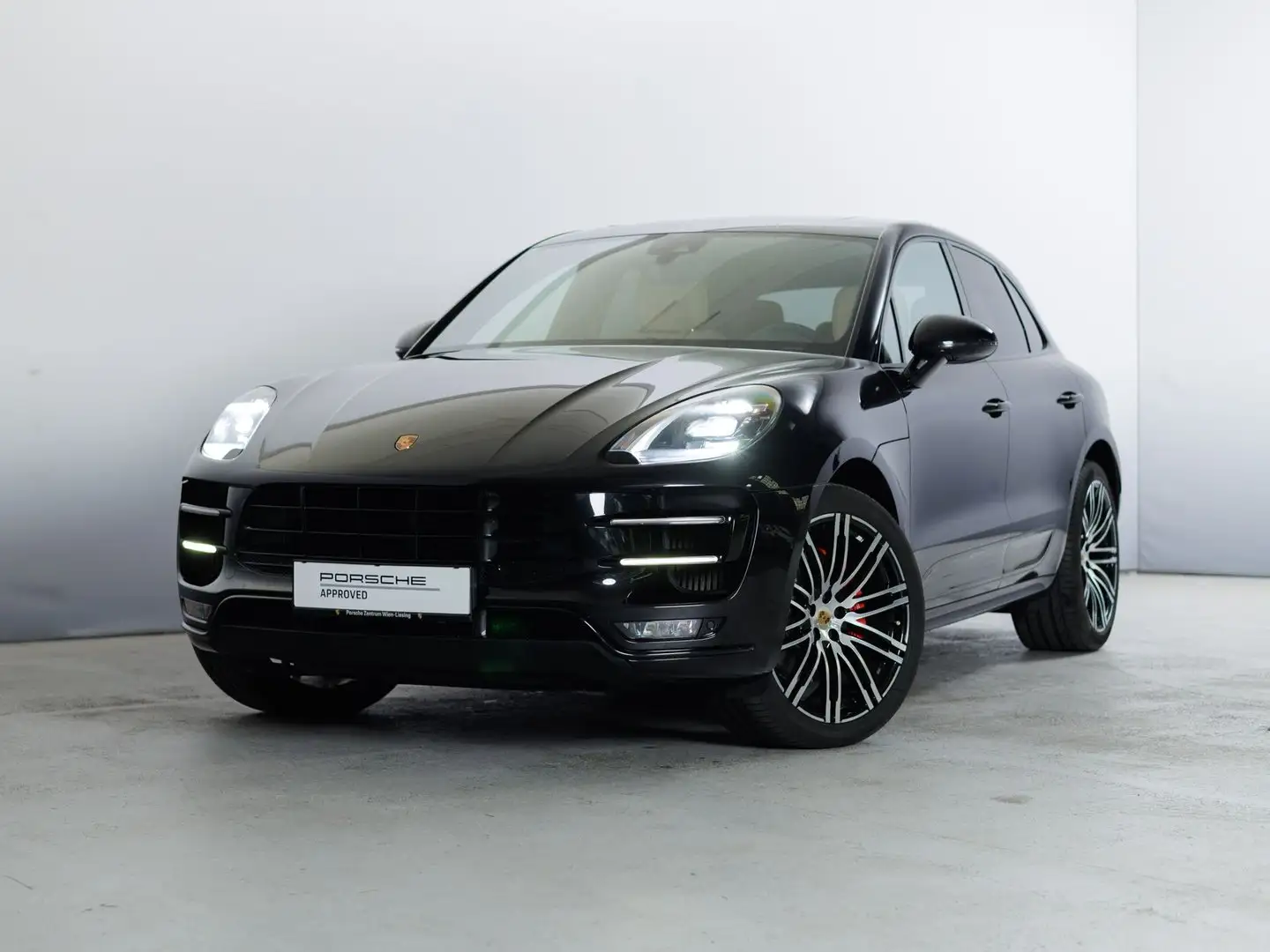 Porsche Macan Turbo Noir - 1
