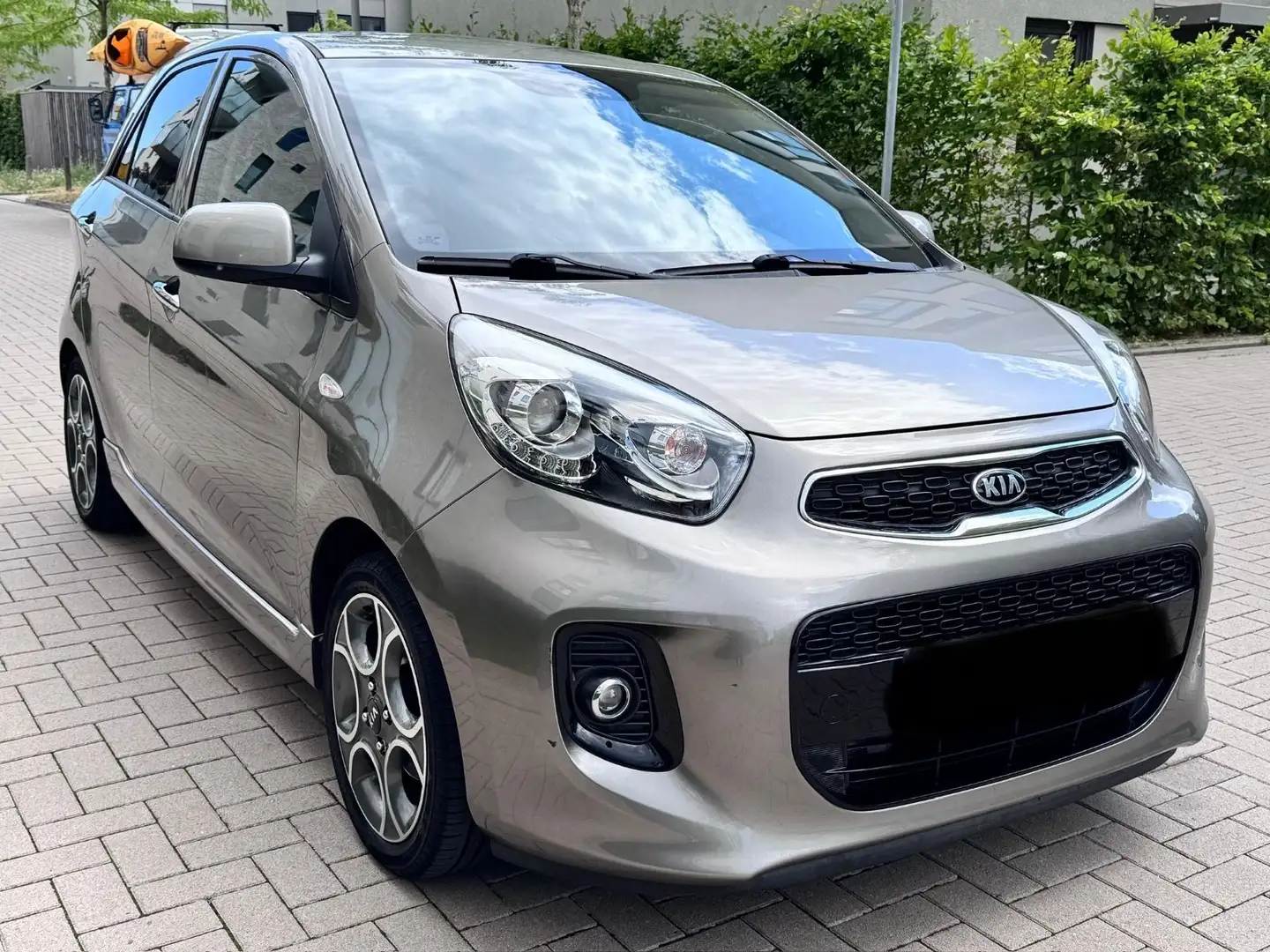 Kia Picanto Spirit Plateado - 1