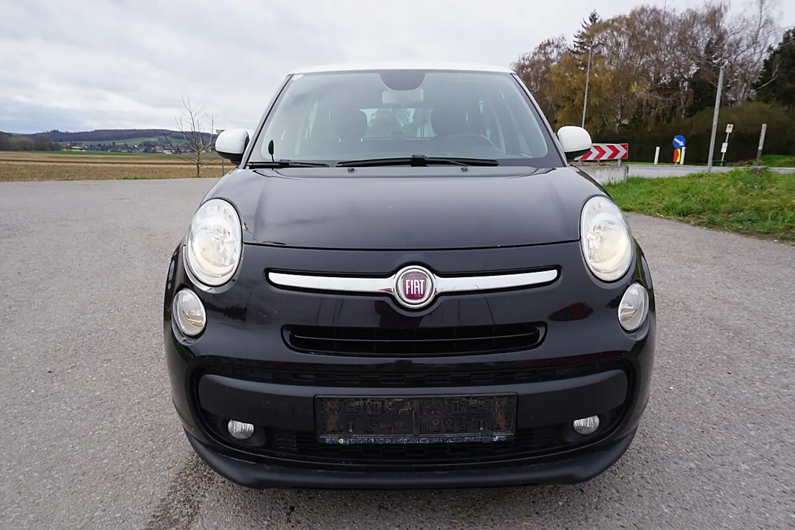 Fiat 500L Living 1,6 Multijet II 120 Start&Stop Lounge Schwarz - 1
