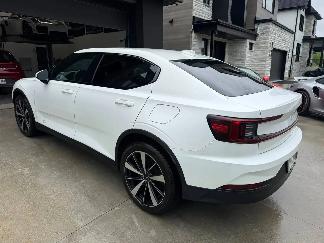 Polestar 2 снимка Polestar 2