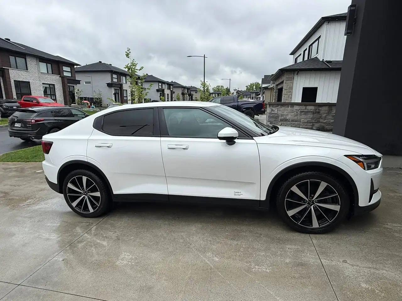 Polestar 2 снимка Polestar 2