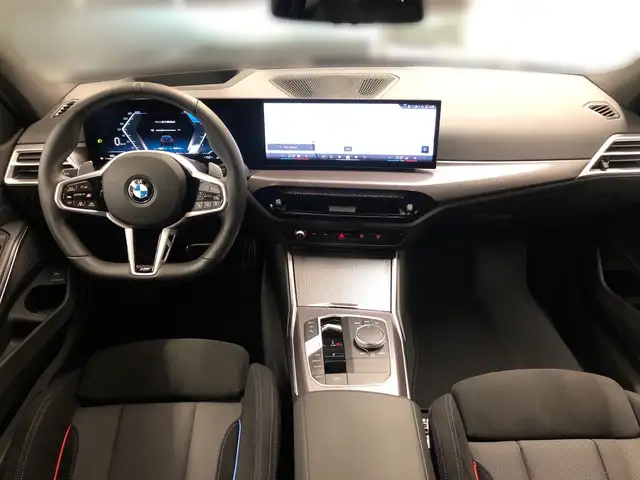 BMW 3 Series view 8