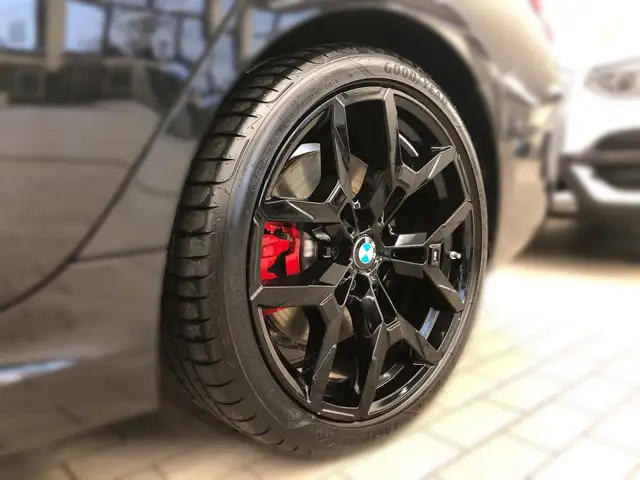 BMW 3 Series view 3