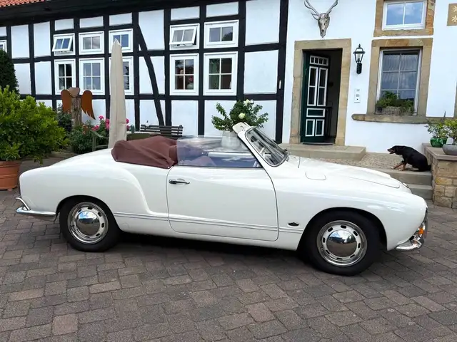 Volkswagen Karmann Ghia Cabrio *** komplett restauriert