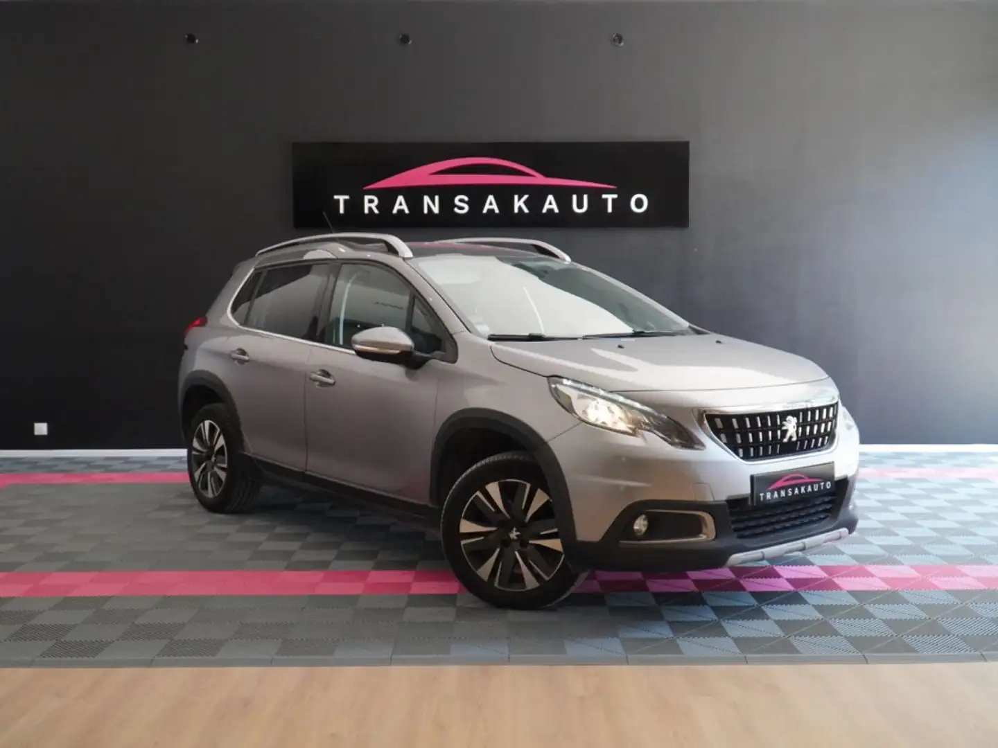 Peugeot 2008 PureTech 82ch SS BVM5 Allure Gris - 1