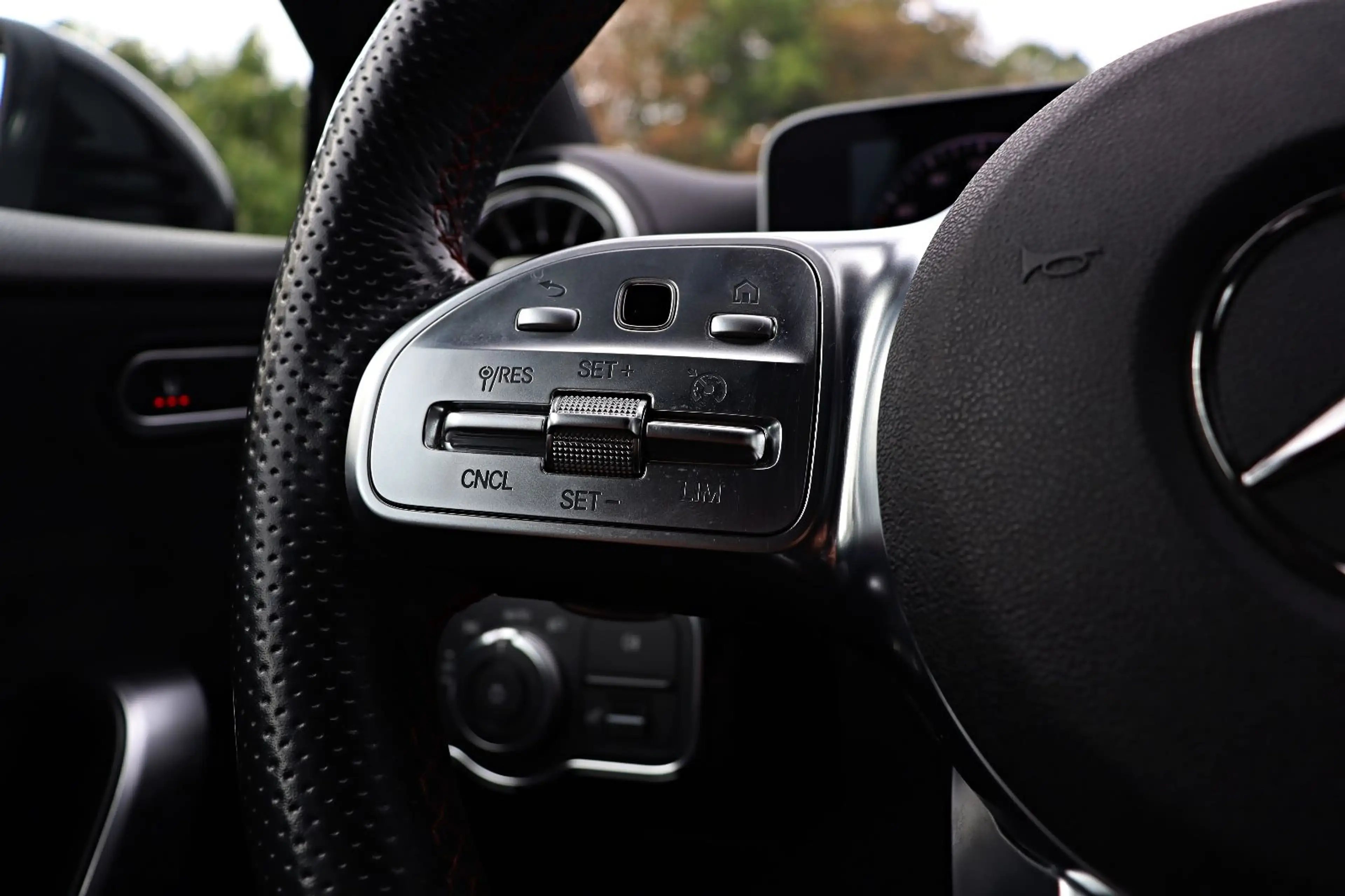 Mercedes-Benz A 35 AMG 4Matic *MULTI-BEAM*AMBIENTE*RFK*MBUX* — photo 26